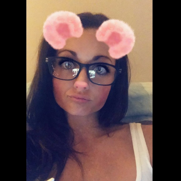 Get to know your Posher 🔛 ⚜️Shelley⚜️ - Picture 1 of 6